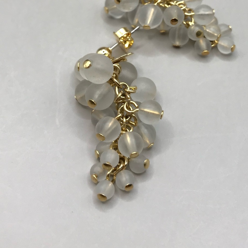 Vintage Avon Gold-Tone & Frosted White Grapes Drop Earrings - Picture 5 of 7